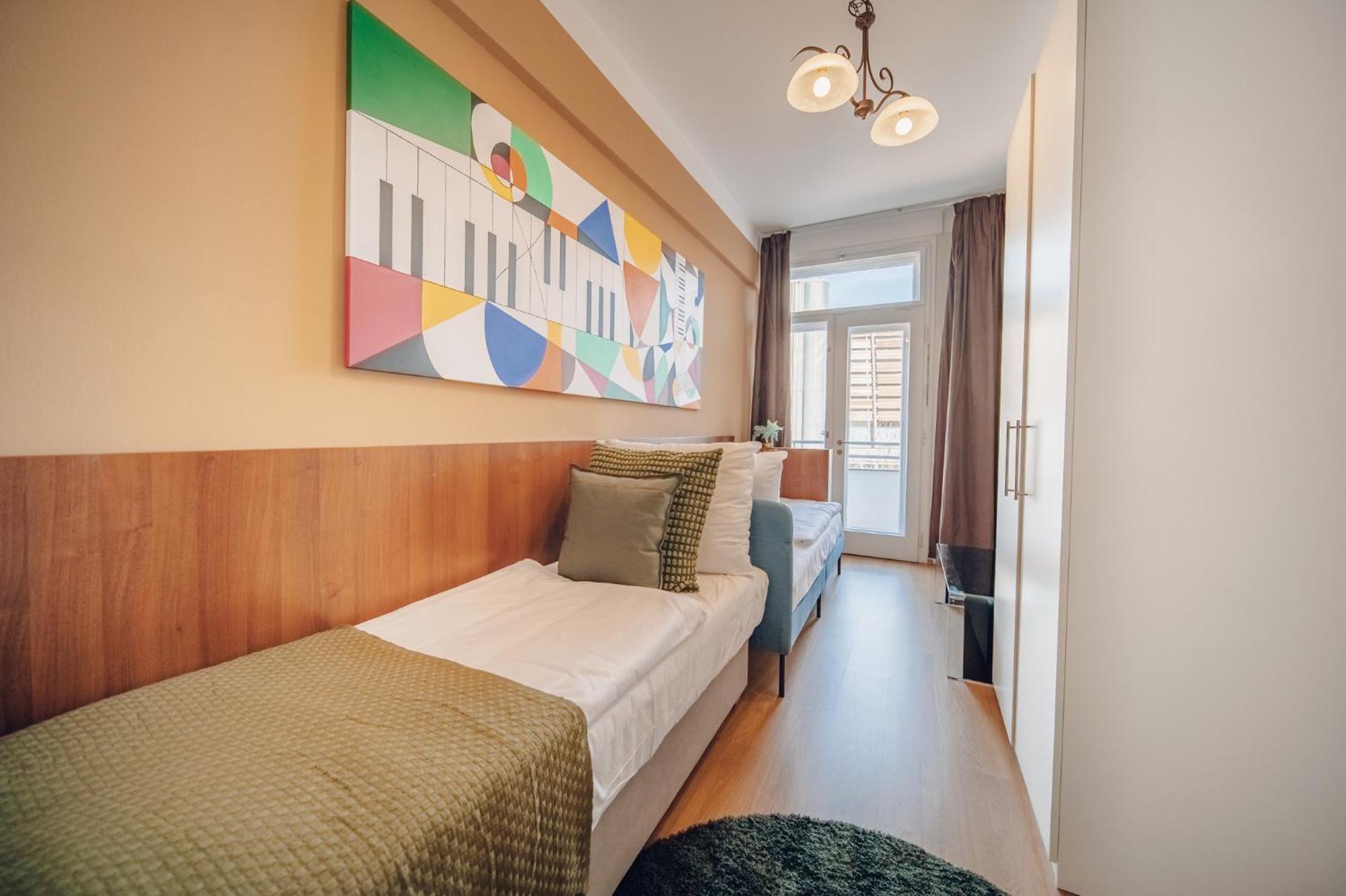 Downtown 2Bd Riverside Apartment Near Dancing House — Photos 2